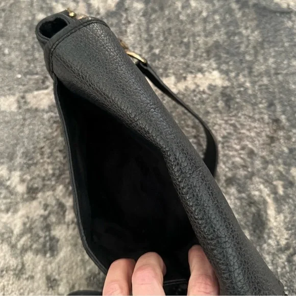 Michael Kors mini cross body black purse - Picture 5 of 9